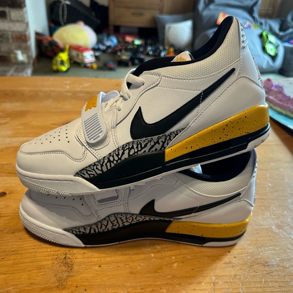 Air Jordan Legacy 312 Low - Picture 2 of 8